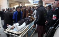 إسعاف ضحايا التفجير في مسجد باكستان (فيسبوك/الترا جزائر)