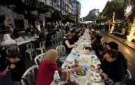 إفطار جماعي في شارع أودان بالعاصمة (فيسبوك/الترا جزائر)