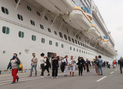 السفينة السياحية الإيطالية كوستا فينيتسيا (الصورة:الأناضول)