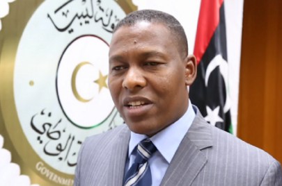 صالح همة سفيرًا فوق العادة ومفوضًا لدولة ليبيا بالجزائر (فيسبوك/الترا جزائر)