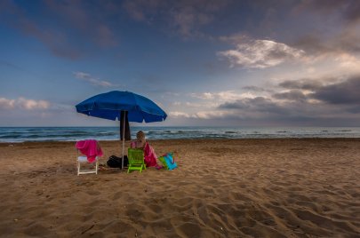  (الصورة: Getty) في أحد الشواطئ الجزائرية 
