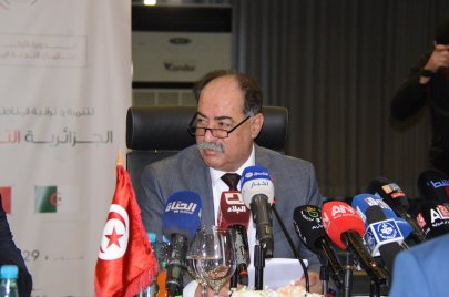 (الصورة: فيسبوك) وزير الداخلية التونسي في الجزائر