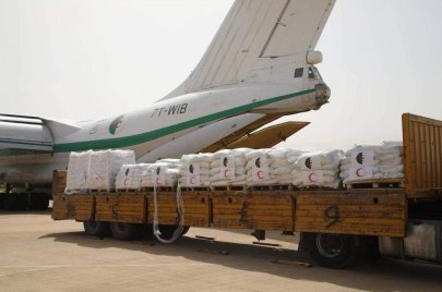 مساعدات جزائرية في طريقها إلى مطار العريش