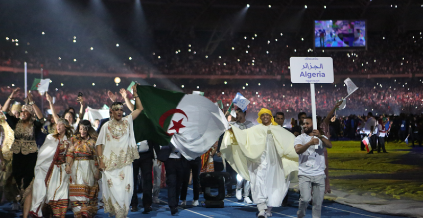 الحفل الجزائري في حفل افتتاح الألعاب المتوسطية (تصوير: حمزة زايت/الأناضول)