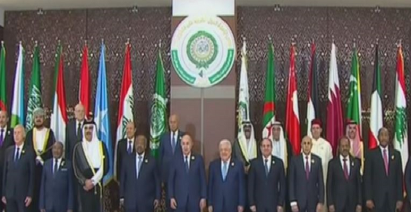 صورة تجمع بعض قادة الدول المشاركين في القمة العربية 