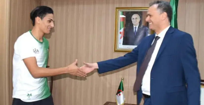 وزير الرياضة يستقبل الملاكمة إيمان خليف (فيسبوك/الترا جزائر)