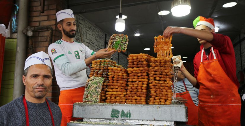 حلوى زلابية بوفاريك في الجزائر (الصورة: أ.ف.ب)