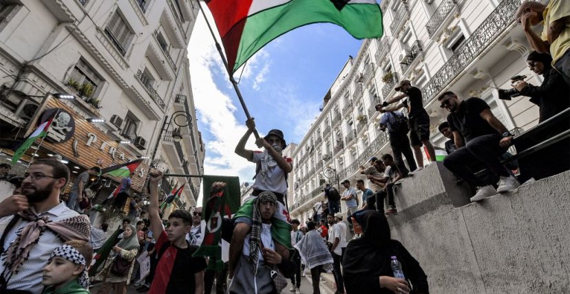 مسيرة داعمة لفلسطين في الجزائر (الصورة: Getty)
