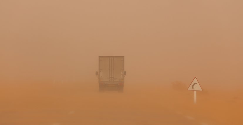  (الصورة: Getty) زوابع رملية بالصحراء الجزائرية