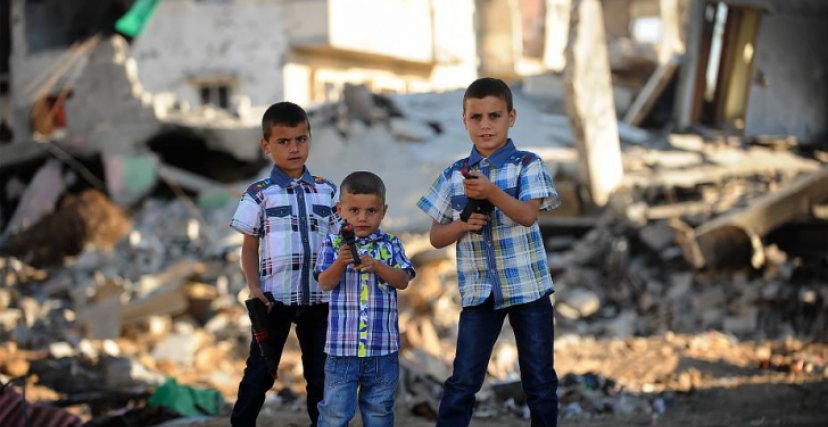 أطفال في غزة يحتفلون بعيد الفطر 