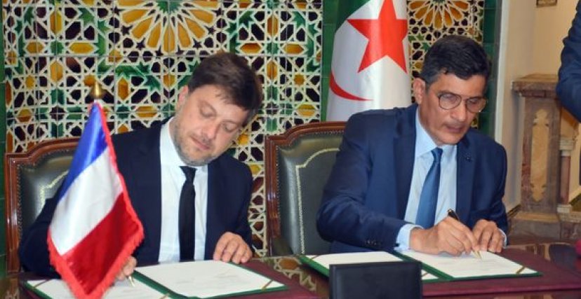 (الصورة: فيسبوك) توقيع اتفاقية تعاون بين مدينتي الجزائر ومرسيليا