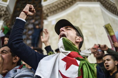  الحراك الجزائريّ في جمعته الرّابعة.. تصعيد بالجملة ضد 