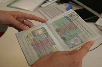 أرقام رسميّة.. أزيد من نصف مليون جزائري حصلوا على تصاريح الإقامة بفرنسا